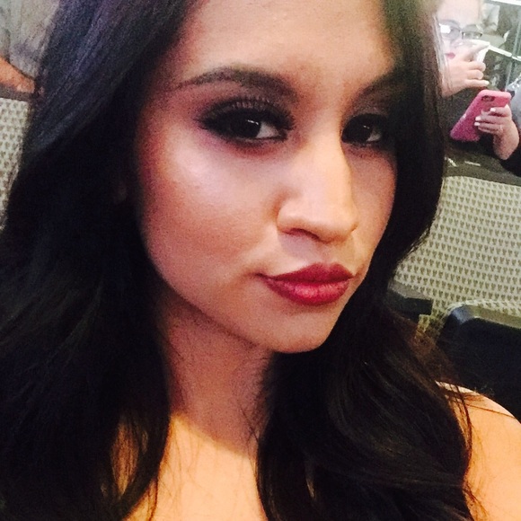 Meet your Posher, Amanda - Picture 1 of 1